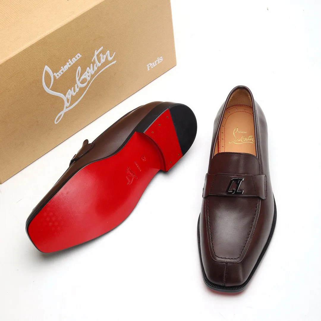 Batch 1,080 yuan 💰••New real shots••CL～High-end men’s 👔casual•loafers with red soles! ••🆑Genuine and top-quality goods from original orders ••✅💯 Purchase goods from top-quality original orders! Original imported patterned cowhide ➕Imported cowhide lining ➕Cowhide feet ➕Original leather outsole~🉑️Feel free to compare the authentic ones! Size: 38-44 (45.46.47 can be customized)